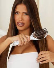 Load image into Gallery viewer, Beauty Works The Speed Styler - Detangle Smooth and Straighten Large Paddle Brush